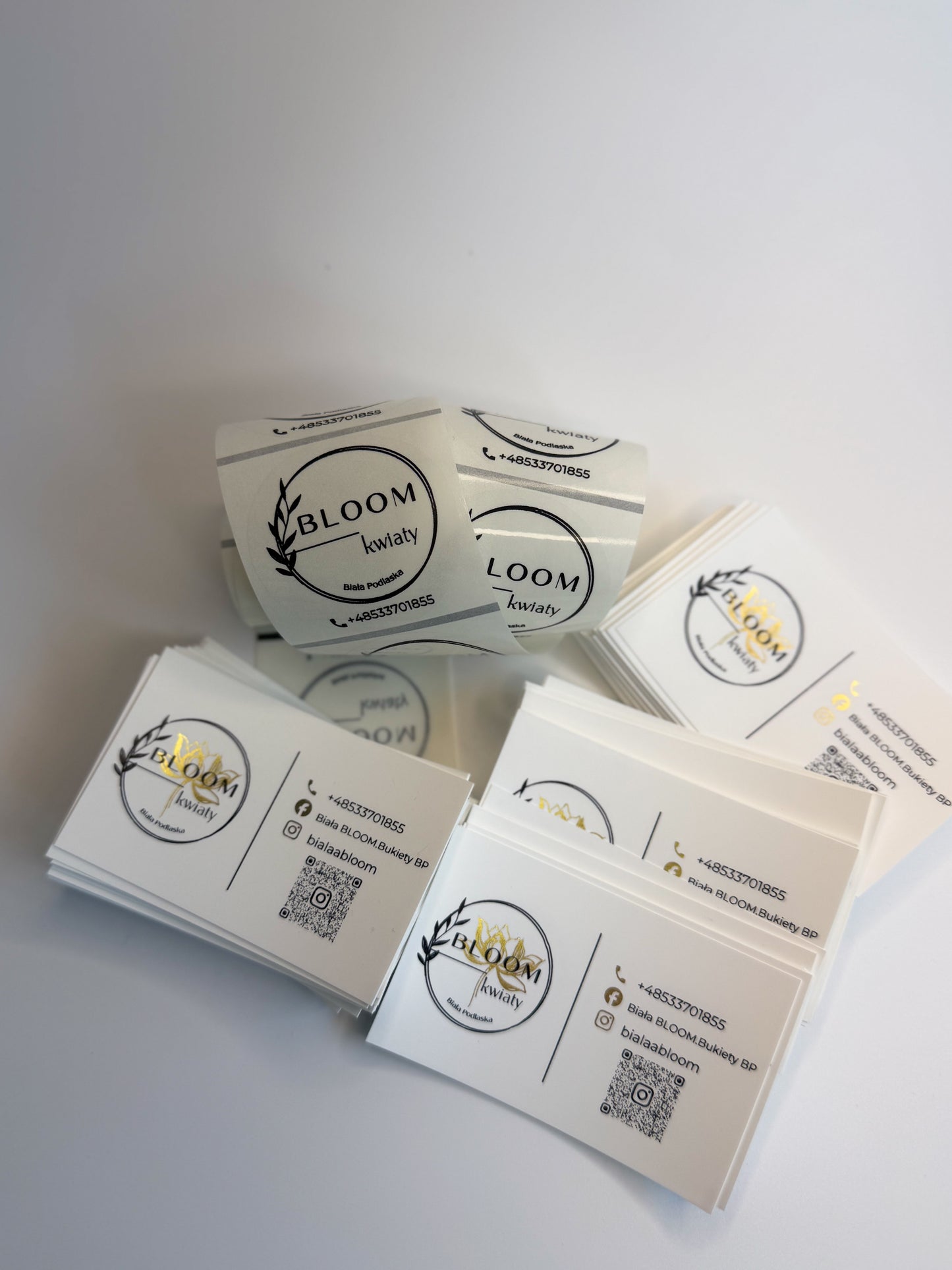 Business cards with metallic print (Gold or Silver)