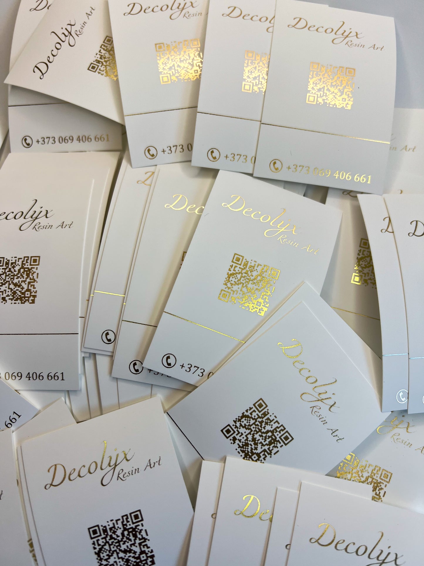 Business cards with metallic print (Gold or Silver)